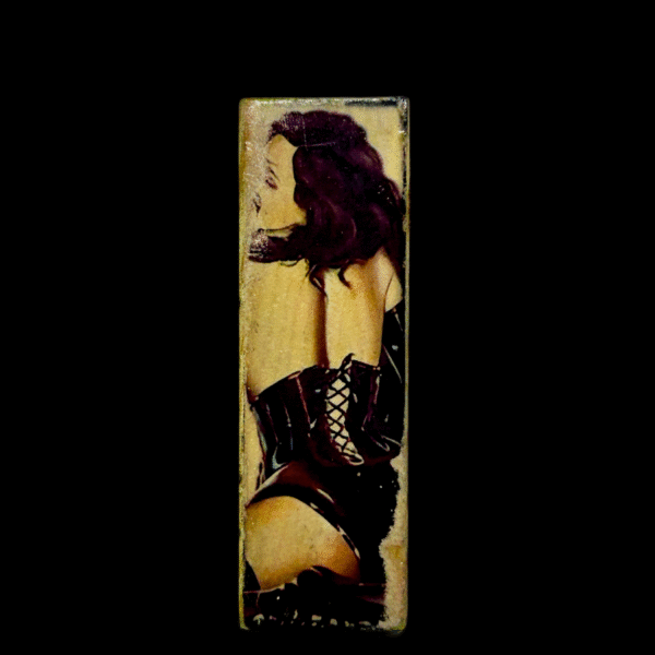 Pinup Girl Magnet